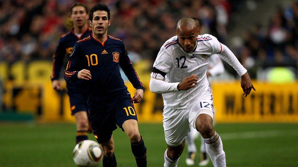 Cesc Fabregas a Thierry Henry