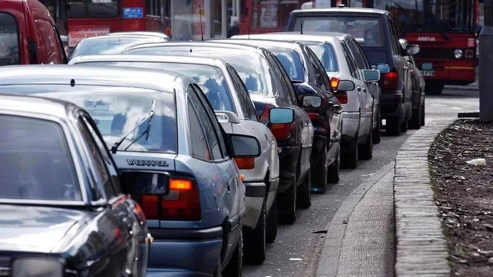 Heavy traffic along a road