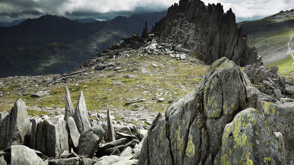 Castell y Gwynt ar y Glyder Fach / The rocky outcrop of Castell y Gwynt on Glyder Fach. The 'Castle of the Winds' on the summit of Glyder Fach mountain