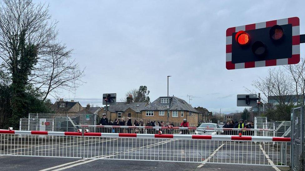 Thorpe Lane level crossing