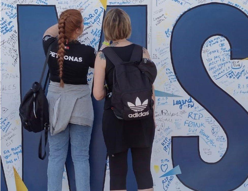 Messages on the mural of Sir Frank Williams at Silverstone