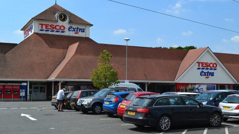 Tesco Extra, Andover - generic