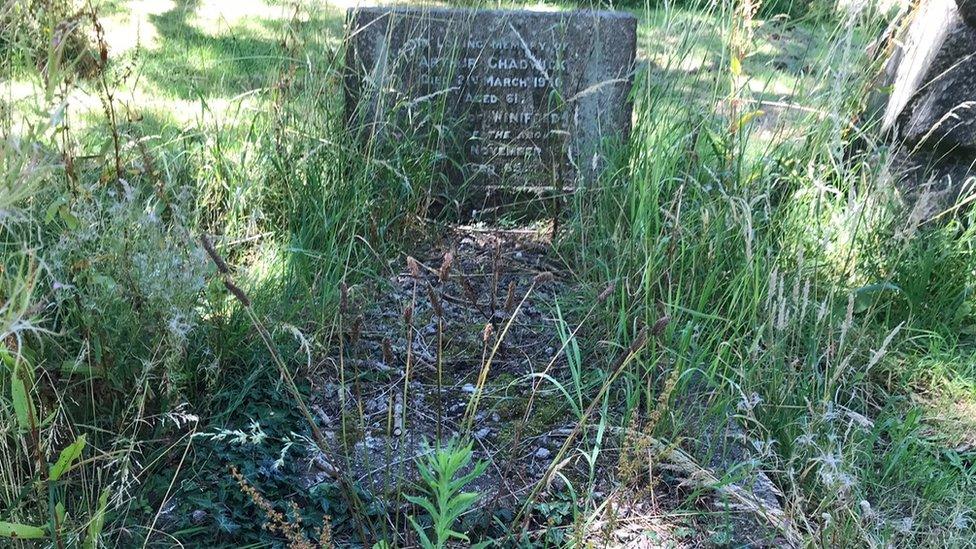 Arthur Chadwick's grave pre-restoration