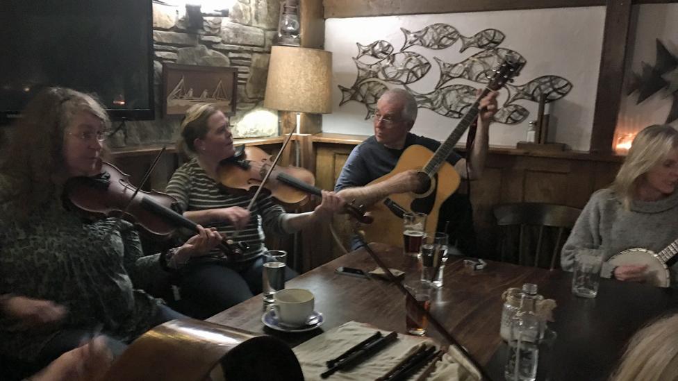 folk musicians in the pub