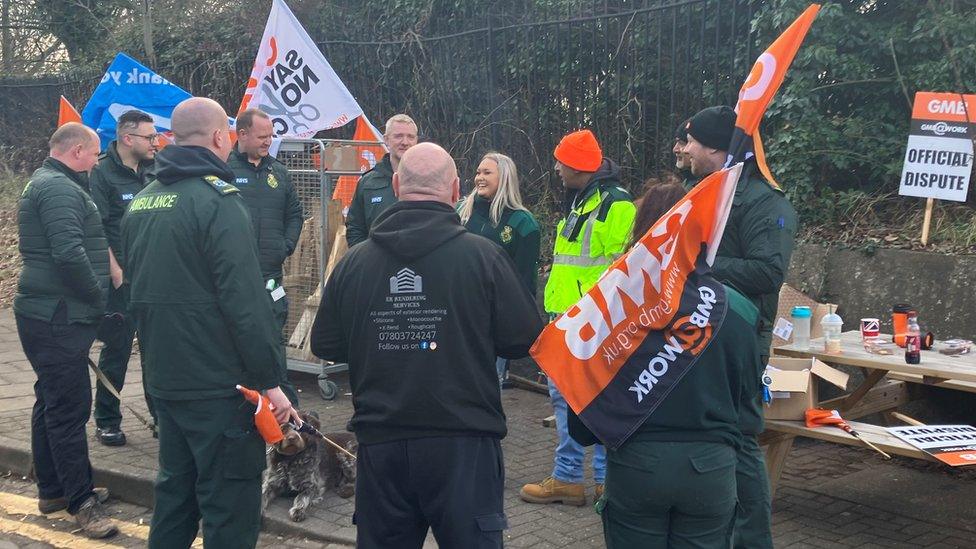 Picket line at Goodwood ambulance station, Leicester