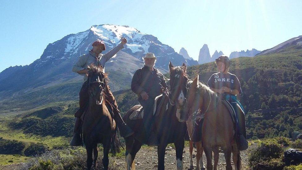 Llun arbennig: paratoi i esgyn troedfynyddoedd Yr Andes gyda'r gauchos