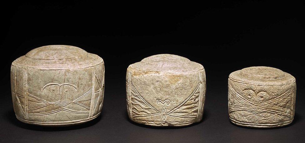 Late Neolithic carved chalk cylinders