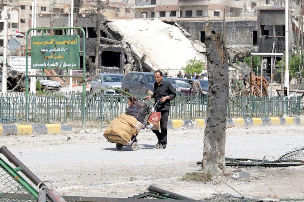 Ruins in Douma, 20 April