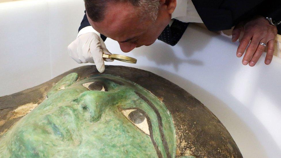 Secretary-General of the Egyptian Supreme Council takes a close look at the ancient Egyptian Green Coffin