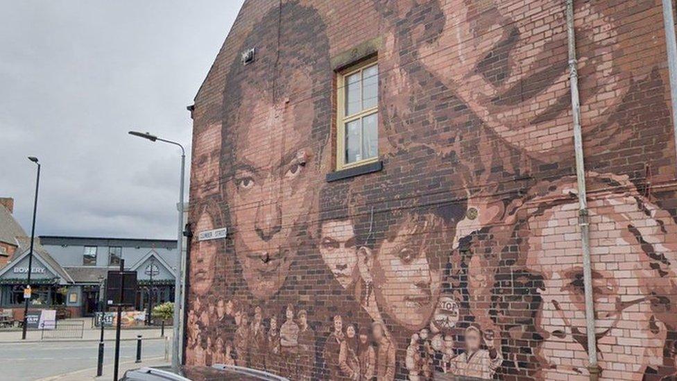 A mural featuring Hull musicians in Clumber Street