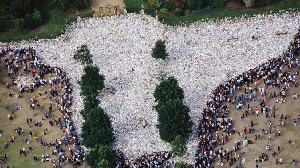 Flowers outside Kensington Palace following Diana, Princess of Wales' death