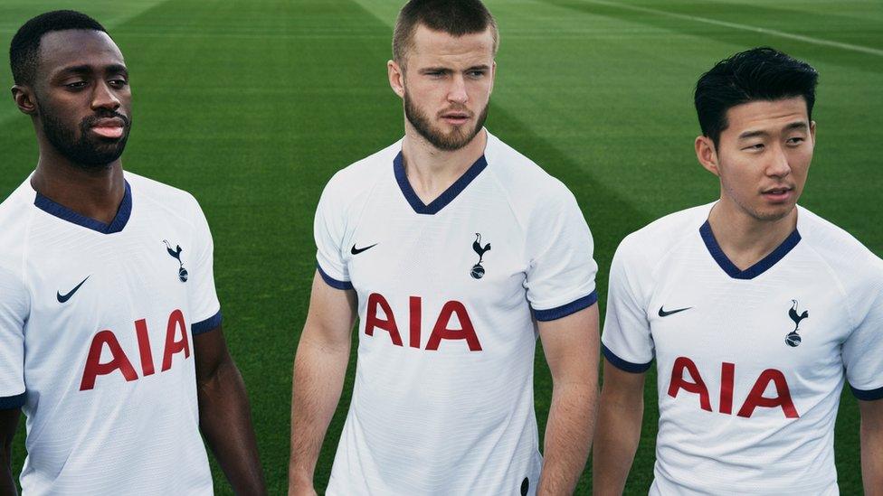 Tottenham-Hotspur-kit.