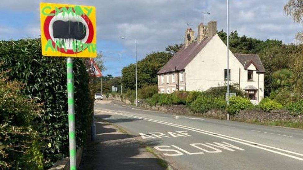 Defaced 20mph sign in Llandudno