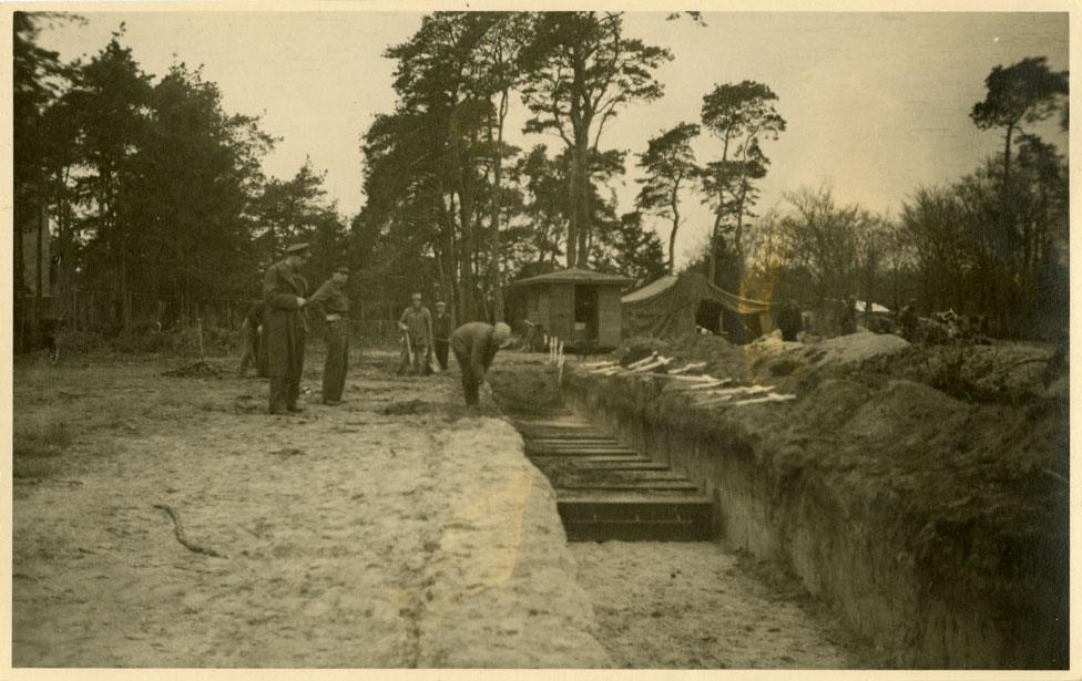 A cemetery is created for Soviet soldiers