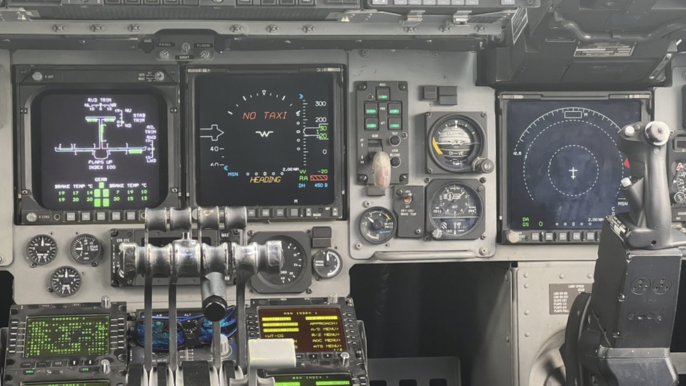 Cockpit of the C-17 Globemaster III