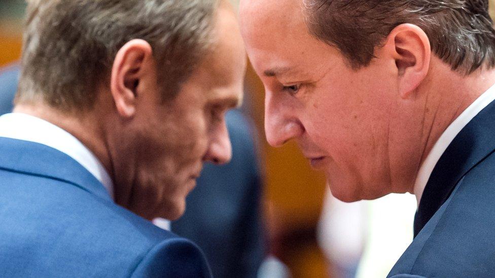 Donald Tusk, EU Council President (L) with David Cameron, UK prime minister (26 Jan)