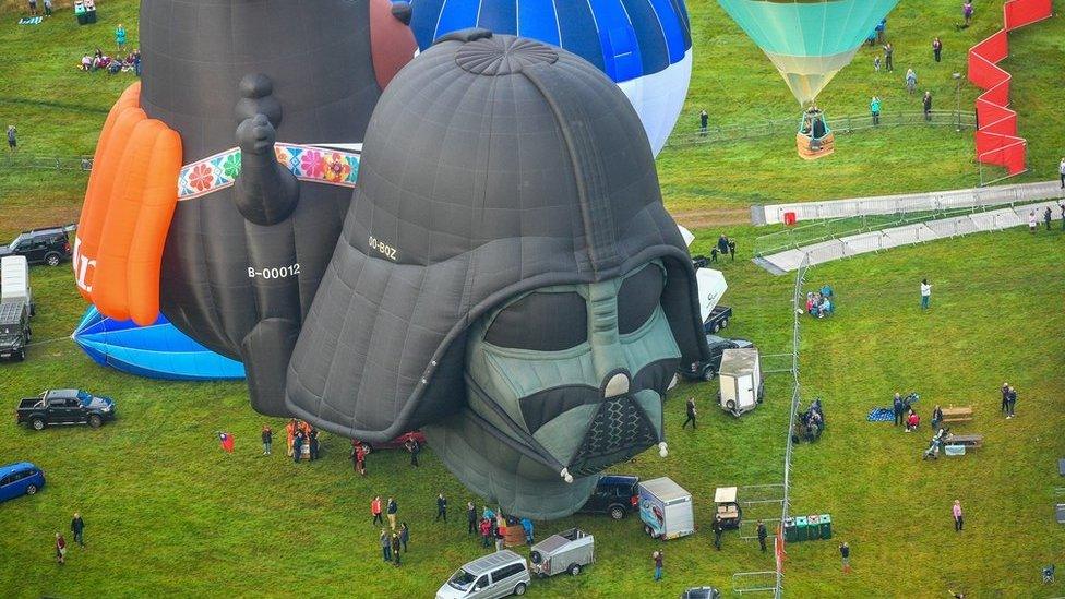 Darth Vader balloon