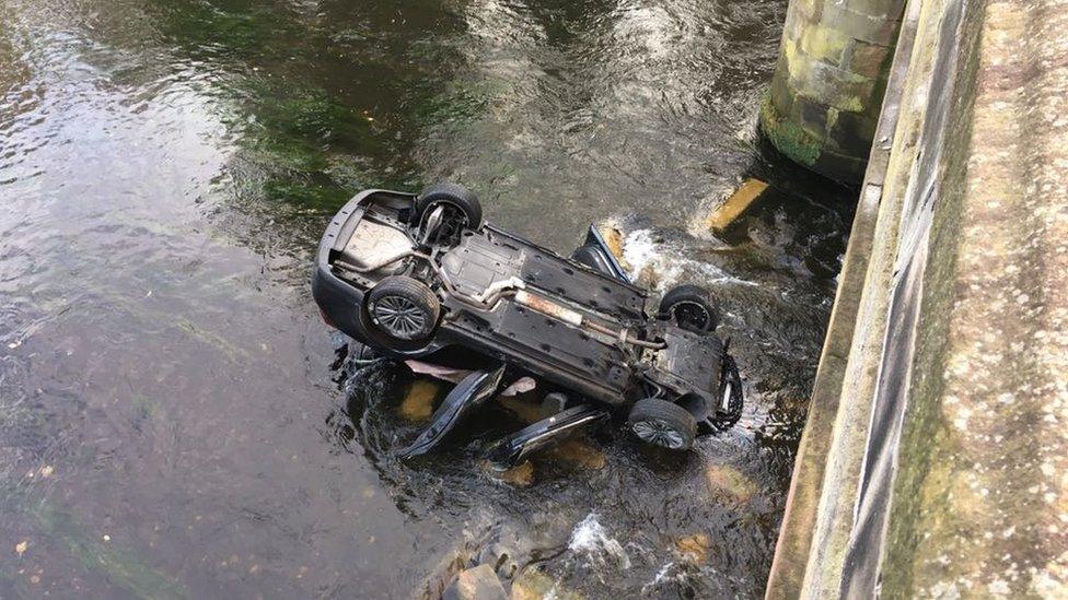 Duffield bridge crash: Four escape car after river plunge - BBC News