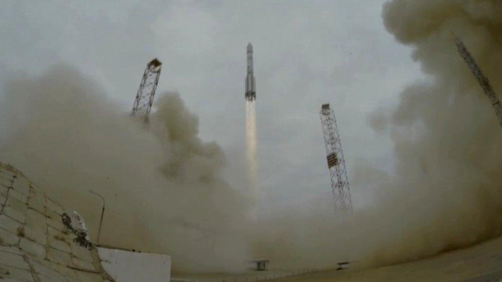 ExoMars probe and orbiter launches