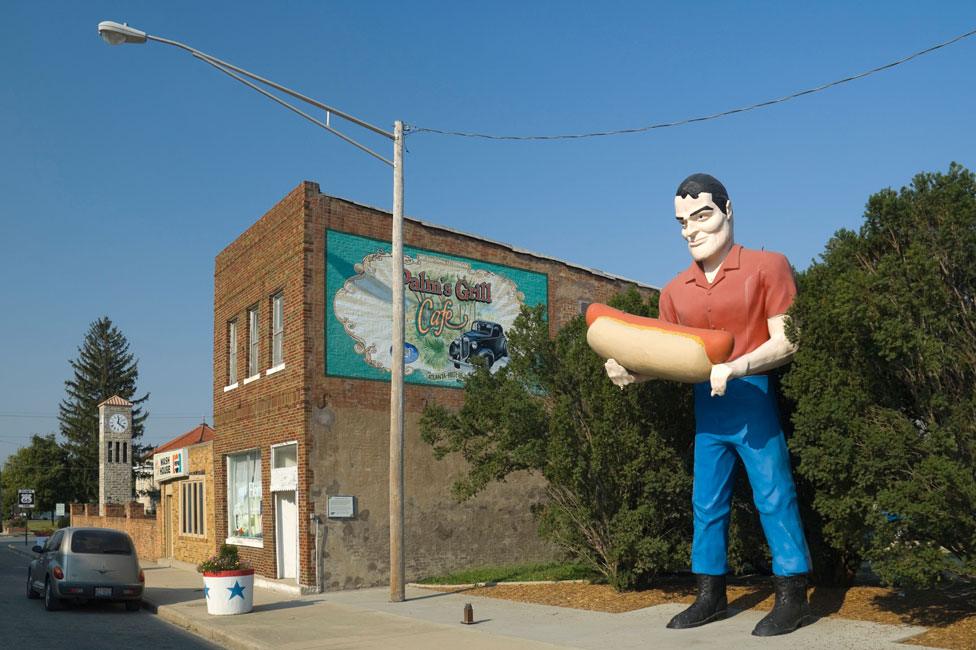 Illinois, Route 66, Atlanta, Bunyan's Statue (a Route 66 'Giant'/Muffler Man)