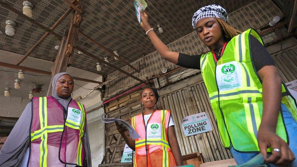 Sorting and counting of votes at polling unit 03, Enu Owa / Muhammed Azikiwe in Idumota axis of Lagos.