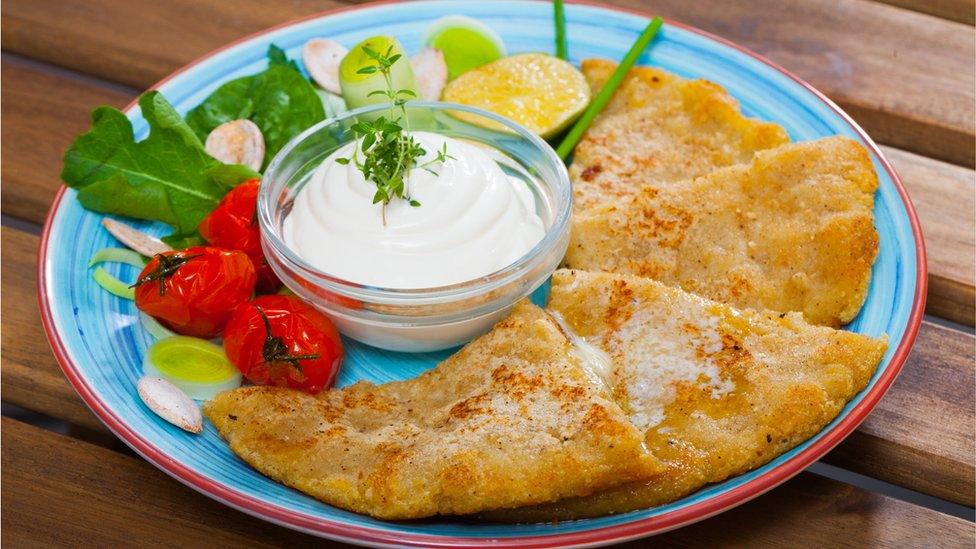 Potato-scones-served-with-vegetables