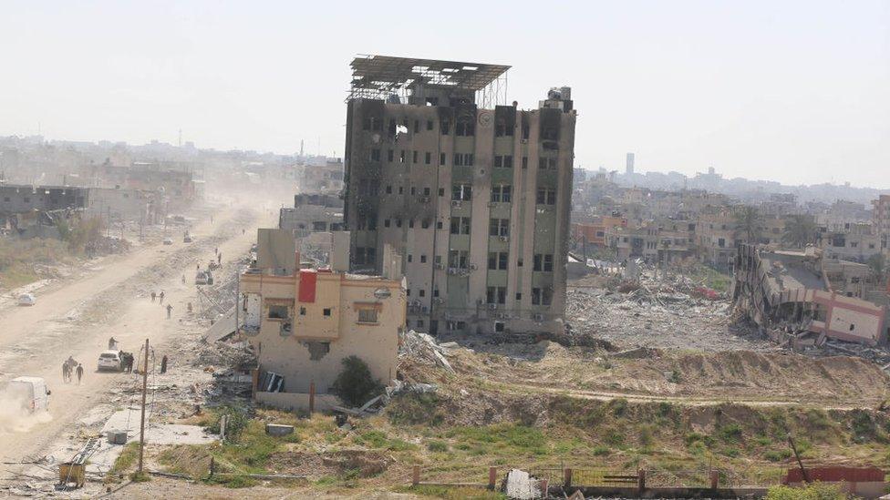 A ruined building in Khan Yunis