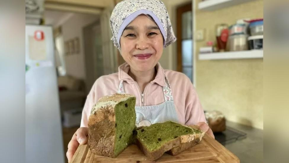 Best bread baker Miyo Aoetsu