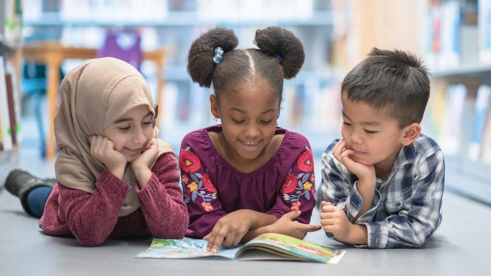 children-reading.