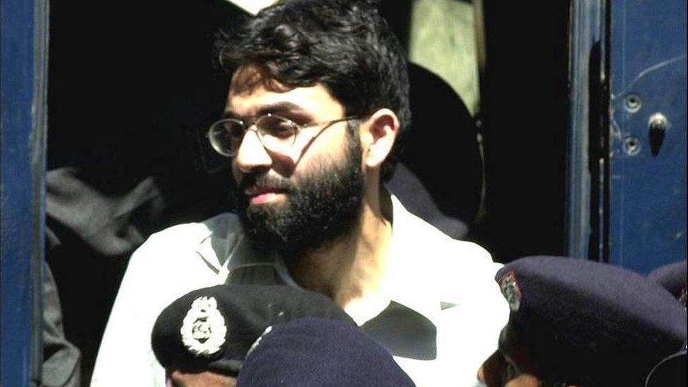 Ahmed Omar Saeed Sheikh arriving at court in Karachi