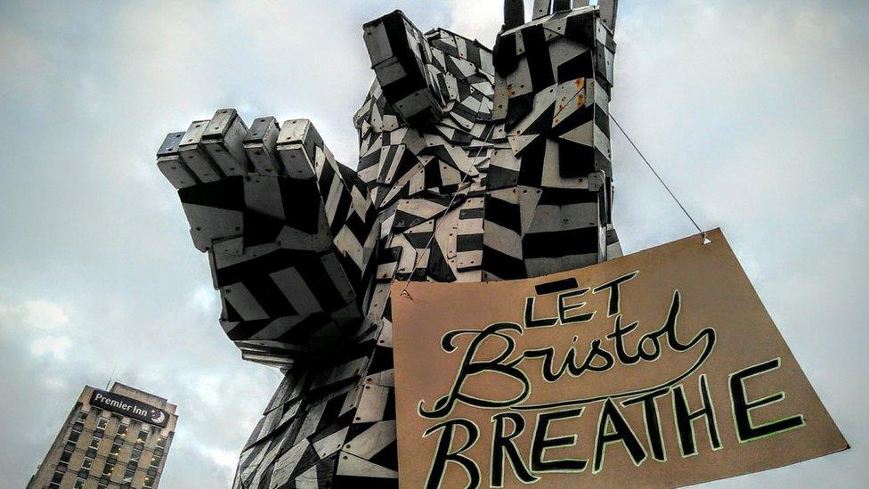 Statue at the Bear Pit in Bristol