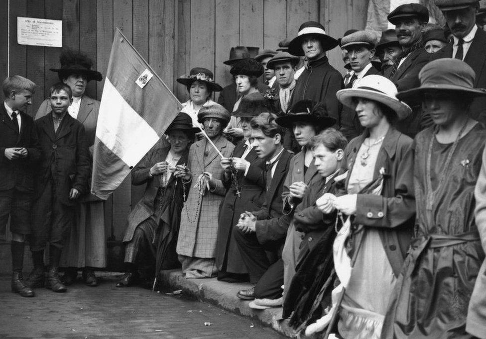 Barriers were in place in Downing St in October 1921 as crowds prayed for a peaceful outcome to the talks