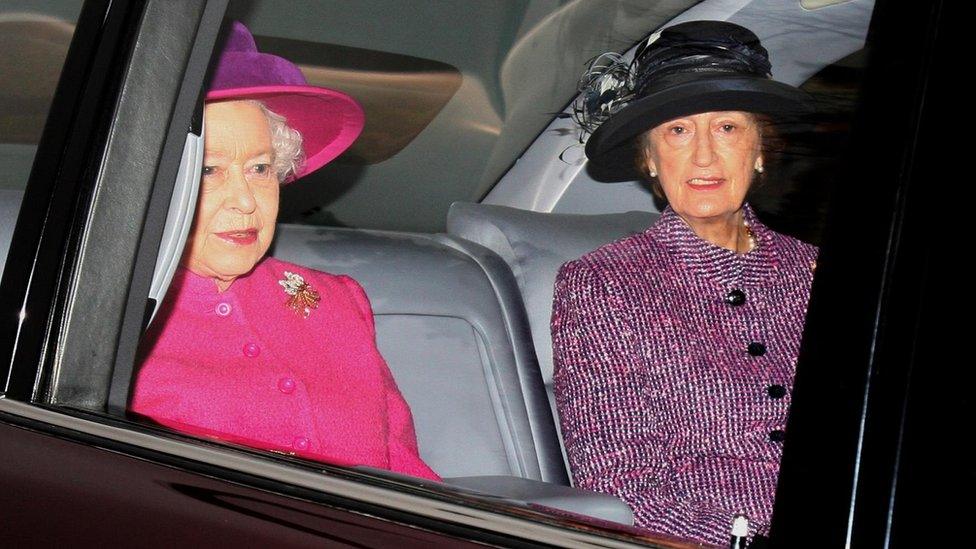 queen-elizabeth-and-lady-susan-hussey.