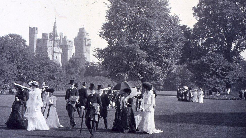 Garden party in 1902