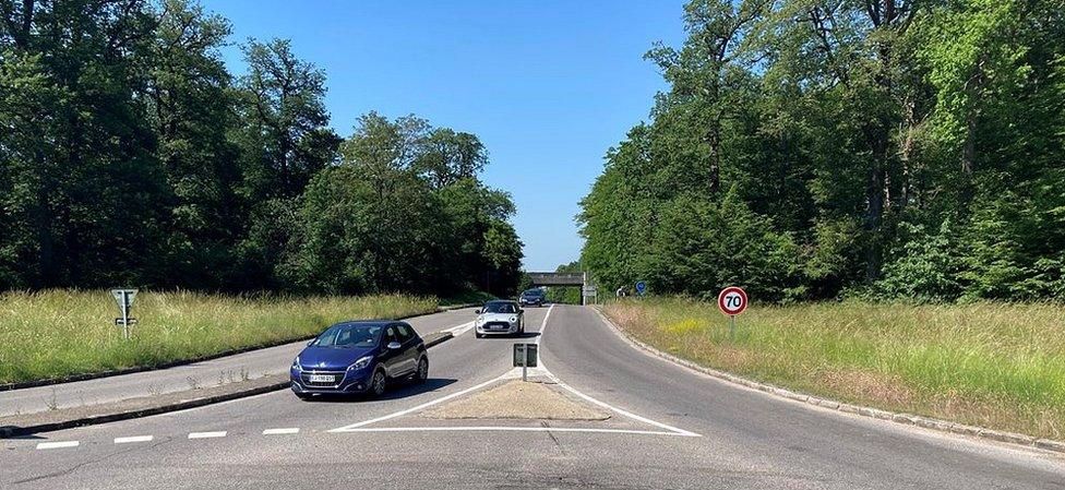 Marly woods roundabout mentioned in Bond book