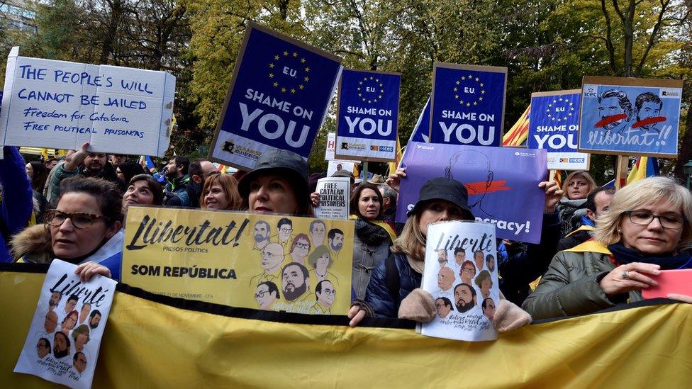 Puigdemont supporters in Brussels, 12 Nov 17