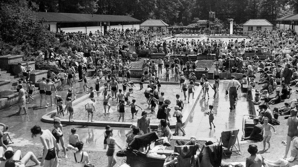 Open Air Bathing Pool, Roundhay Park, taken by Thomas Trigg on Whit Monday 1944