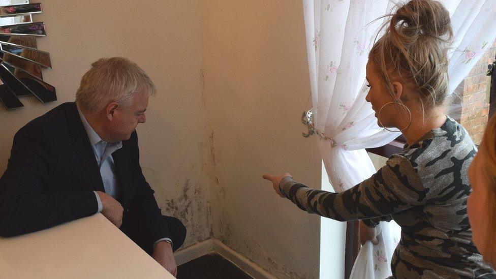 Lisa Stokes meets Carwyn Jones