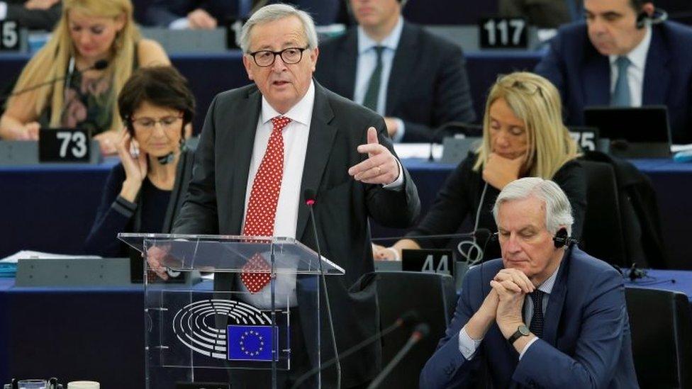 Jean-Claude Juncker and Michel Barnier in the European Parliament