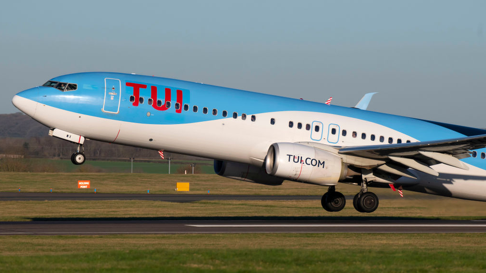 Tui flight landing in Cardiff