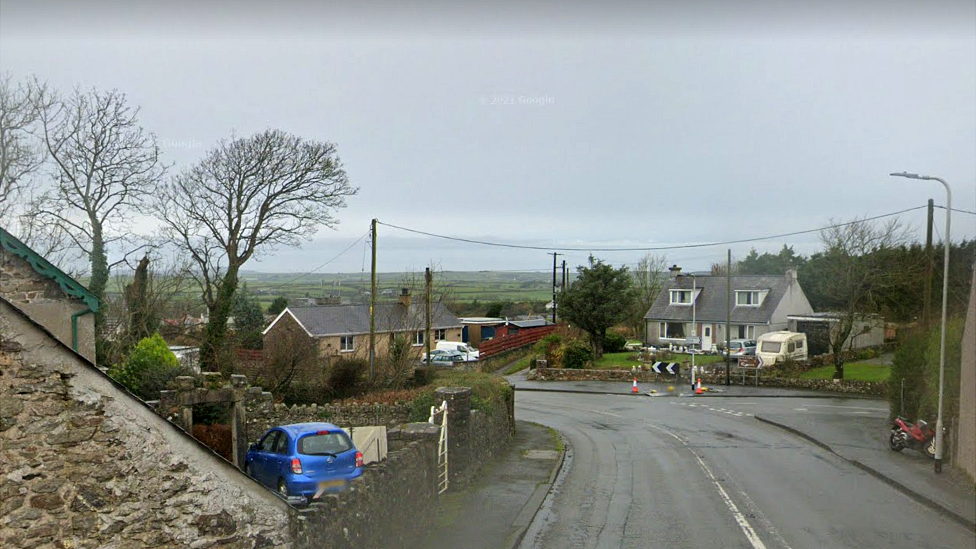 B5111 road between Coed Anna and Llannerch-y-medd