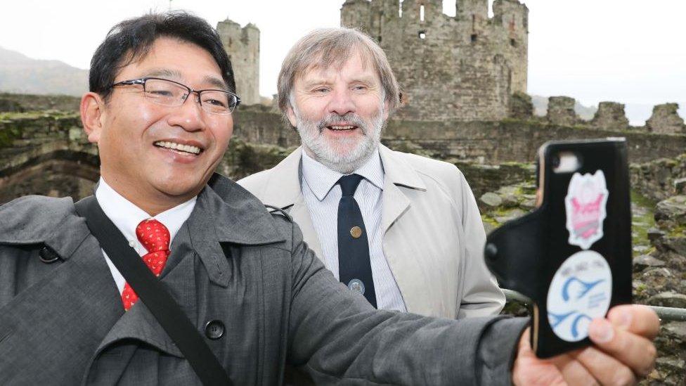 Mayor of Conwy, Cllr Goronwy Edwards with the delegation with The Mayor of the Japanese city of Himeji, Hideyasu Kiyomoto do a selfie