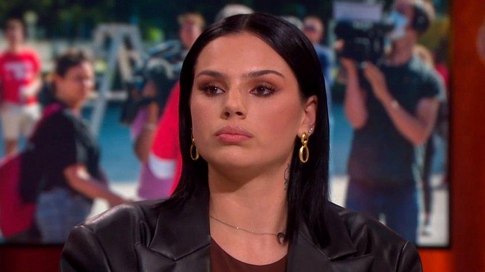 Famke Louise appears on RTL4's Jinek