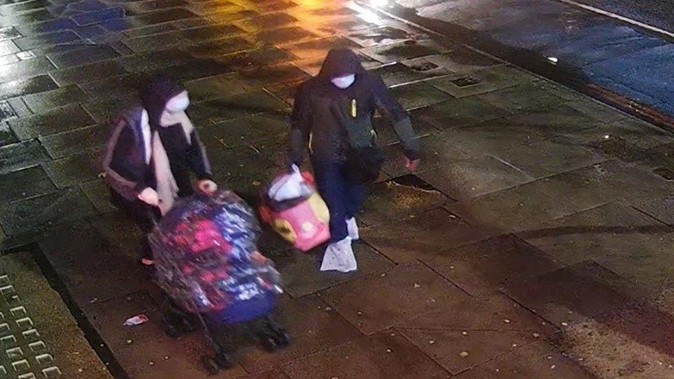 CCTV of the couple on Whitechapel Road on 7 January