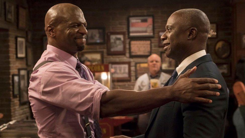 Terry Crews and Andre Braugher on set for Brooklyn Nine-Nine