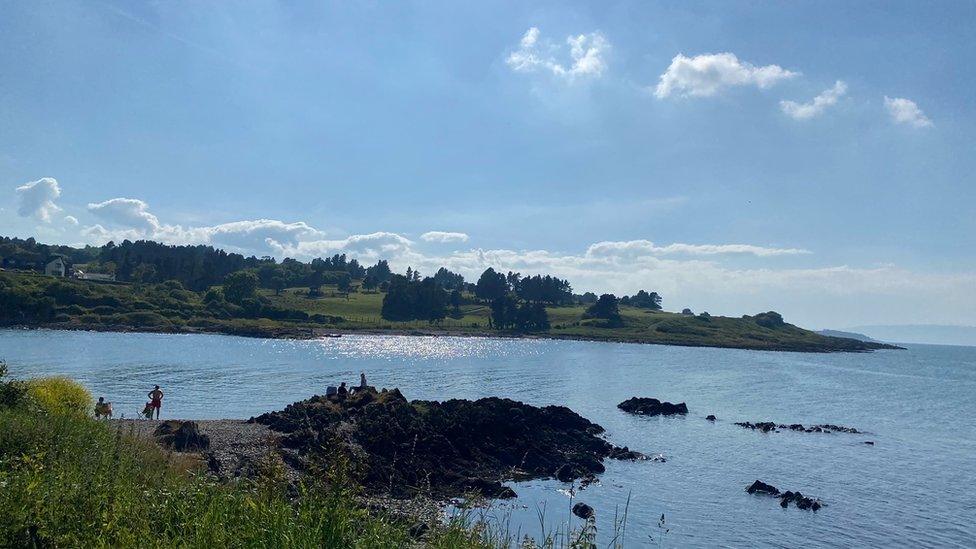 Bangor coastal path in the sun