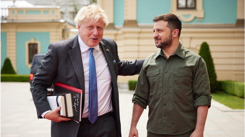 Boris Johnson and Volodymyr Zelensky