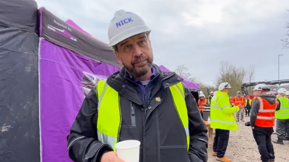 Nick Knowles