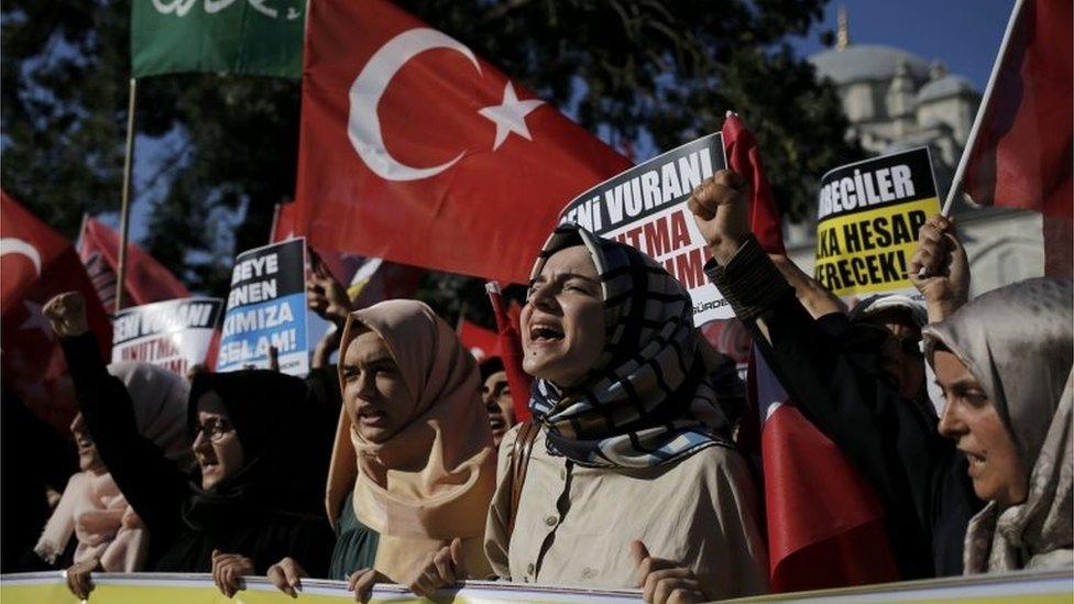 Pro-Erdogan rally in Istanbul (16/07/16)