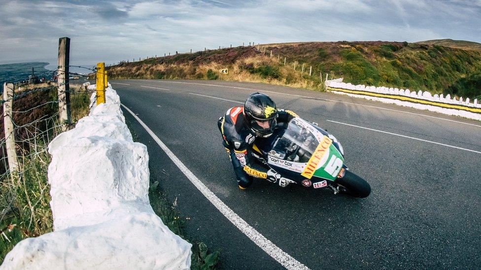 Bruce Anstey racing on the mountain course